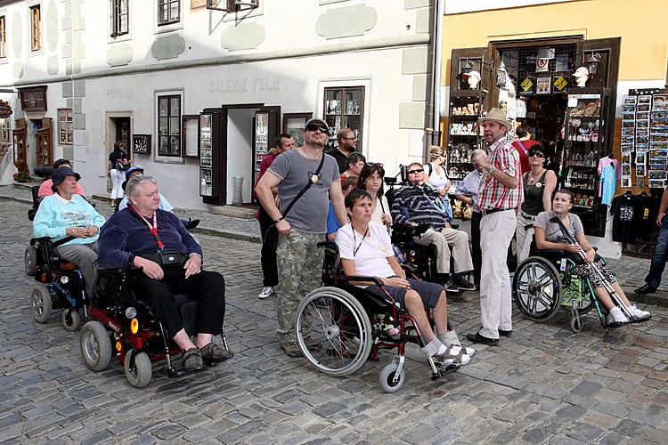 Den s handicapem, den bez bariér Český Krumlov, prohlídka města, foto: Lubor Mrázek